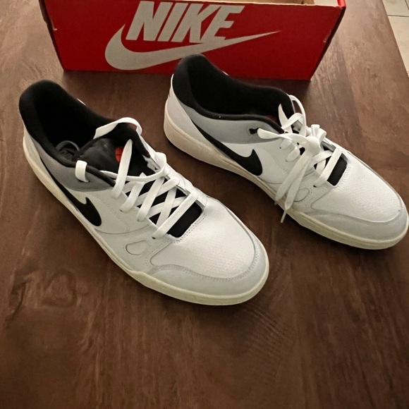 New Nike Full Force Low Men’s Size 11 Sneakers Black And White - Picture 2 of 8